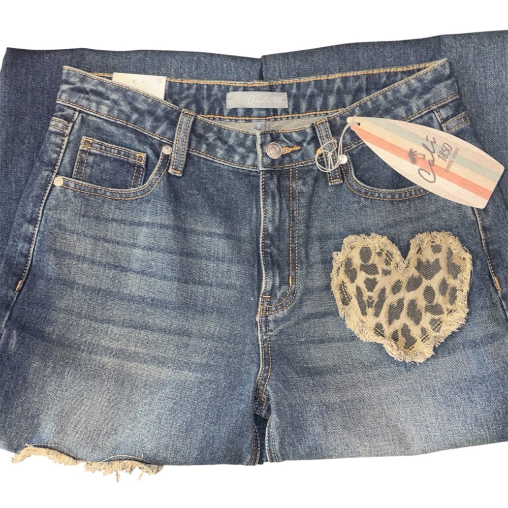 Cali1850 Jeans Straight Leg Leopard Heart Patch Mid Rise Dark Wash Size 9 - Picture 9 of 15